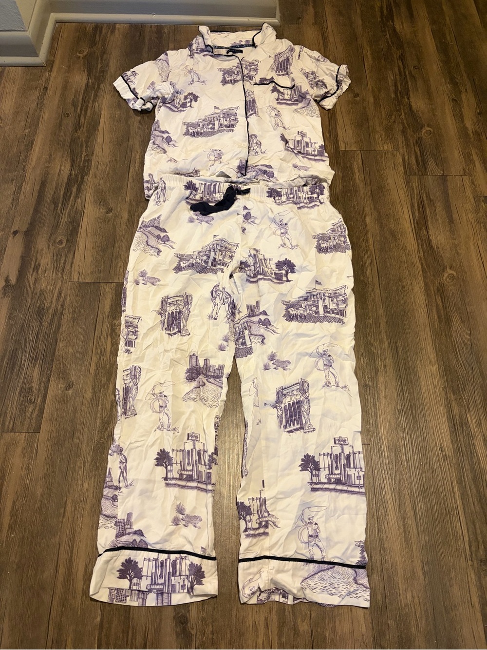 Katie Kime Fort Worth Toile pajama set purple small
